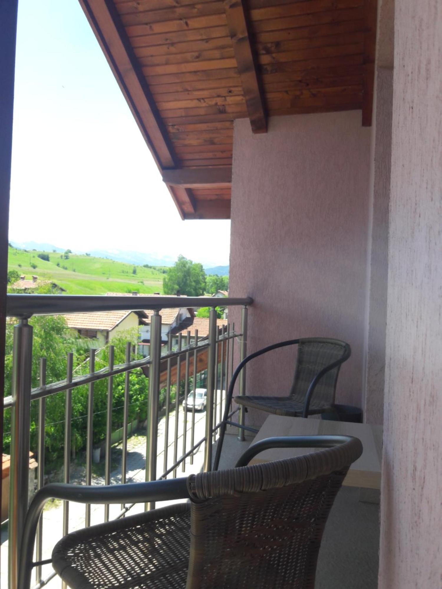 Advel Guest Hous Hotel Madzhare Exterior photo