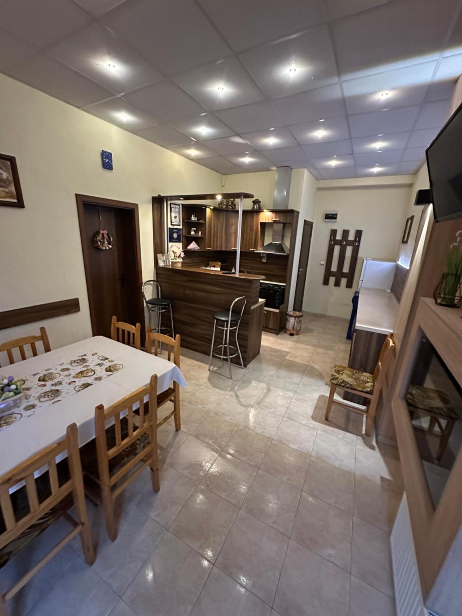 Advel Guest Hous Hotel Madzhare Exterior photo