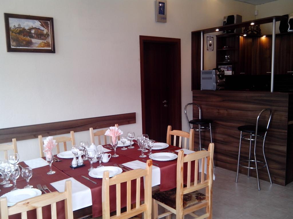 Advel Guest Hous Hotel Madzhare Exterior photo