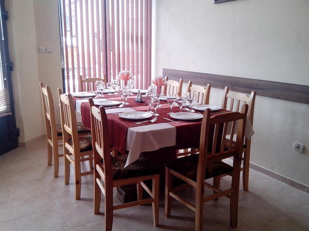 Advel Guest Hous Hotel Madzhare Exterior photo